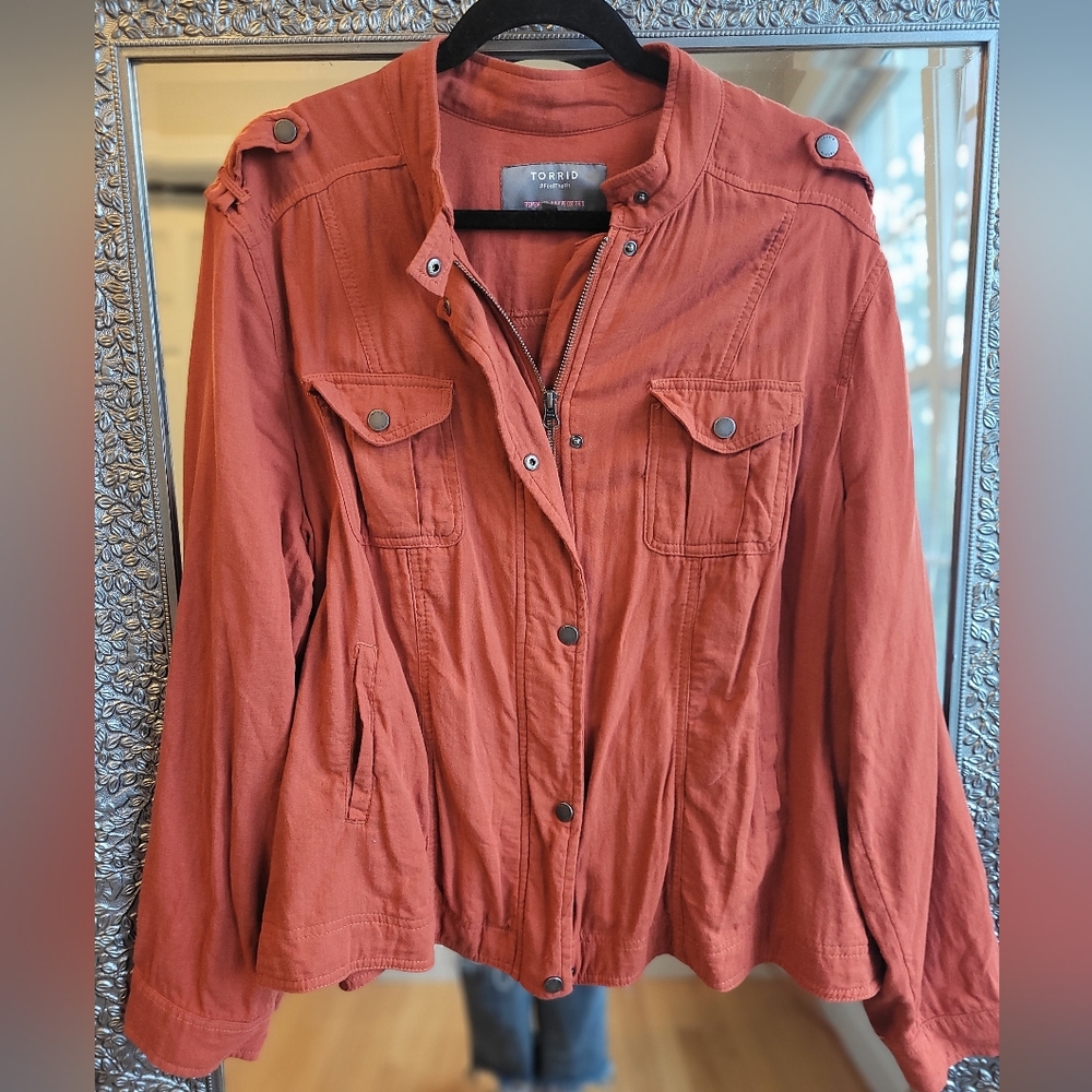 Torrid‎ Double Gauze Fold Utility Jacket. Size 2. Awesome Condition.